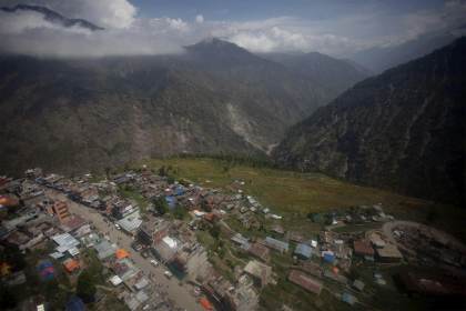 Nepal busca a decenas de desaparecidos tras una violenta riada llegada del Tíbet