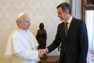 Sánchez destaca la sintonía con León XIV en migración, IA y paz antes de su viaje a España