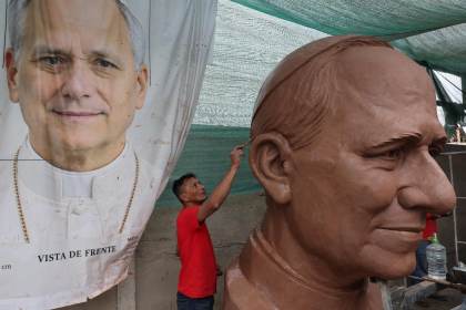 La estatua más grande del mundo en honor al papa León XIV toma forma en Perú