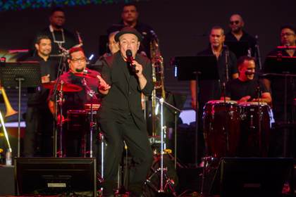 Rubén Blades reúne banderas de todo el mundo en Sevilla en el inicio de su gira española