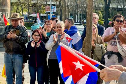 Cubanos piden en Madrid una intervención militar de EE.UU. para acabar con el castrismo
