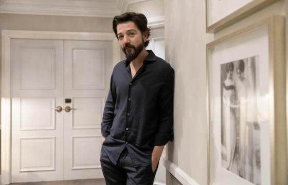 Diego Luna se asoma a la vida del migrante para "contrarrestar la ignorancia con empatía"