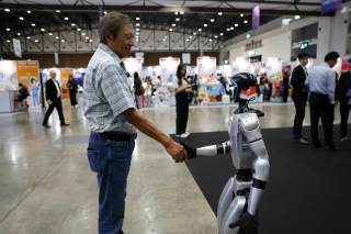 Asia acelera la carrera por llevar los robots de la exhibición a las fábricas