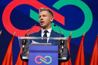 Magyar contra el "sistema Orbán": La victoria electoral abre ahora un pulso institucional