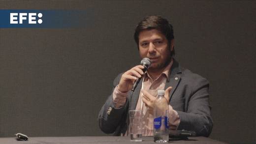 Alonso Cueto y Renato Cisneros rinden homenaje a Bryce Echenique en Feria de Buenos Aires