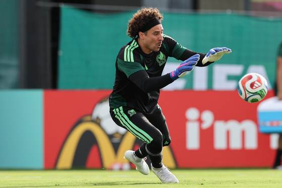 Alexis Vega y Orbelín Pineda, ilusionados con la opción de que Ochoa juegue ante Chequia