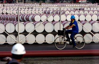 El brent sube el 4,59 %, hasta los 88,10 dólares, por las renovadas tensiones en Oriente Medio