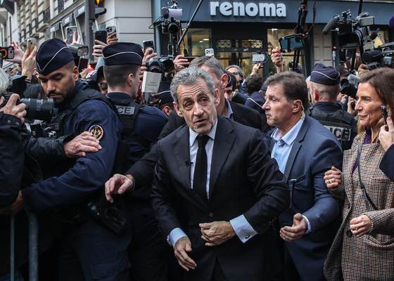 La defensa de Sarkozy denuncia que la acusación se basa en imaginaciones, no en hechos