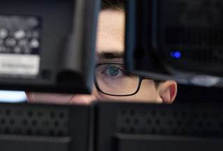 Las bolsas europeas retoman las caídas, salvo Londres, ante inestabilidad en Oriente Medio