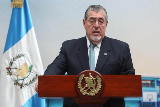 El presidente de Guatemala felicita a De la Espriella por su triunfo electoral en Colombia