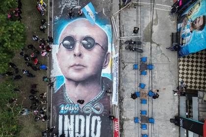 Cientos de miles despiden al 'Indio' Solari en ceremonia extendida hasta el lunes
