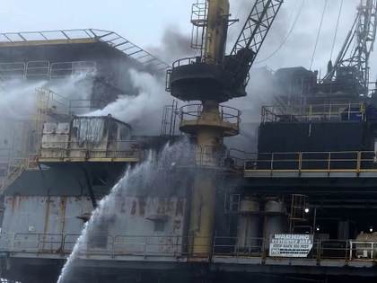 Explosión en plataforma petrolera en la costa de California provoca incendio y evacuación