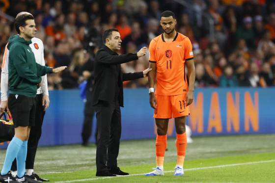 Xavi, comienzo sólido y línea clara en su nueva etapa en los Países Bajos