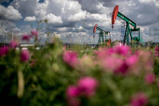 El brent se dispara más del 7 %, hasta los 102 dólares, ante el bloqueo de EE. UU. a Ormuz