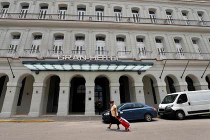 La crisis y el miedo a las sanciones de EEUU desarbolan el sector turístico de Cuba