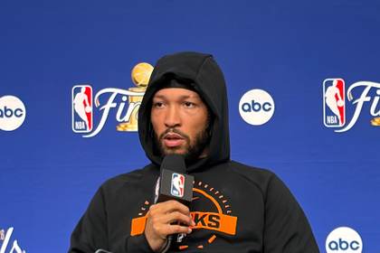 Subastada por 1 millón de dólares la camiseta de Brunson en debut de las Finales de la NBA
