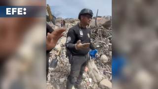 Detenidos cuatro policías en Venezuela por apropiarse de dinero hallado entre escombros
