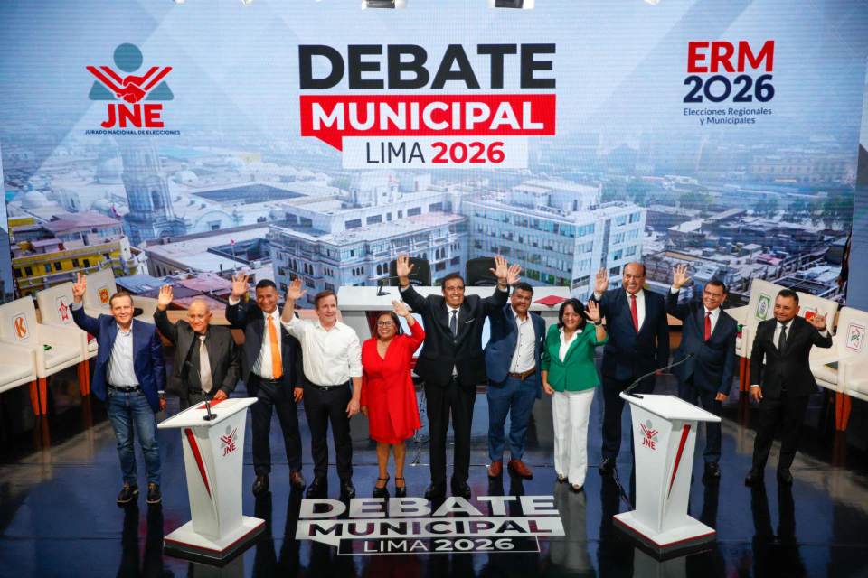Ultraderechista López Aliaga participa en debate por Alcaldía de Lima pese a restricciones