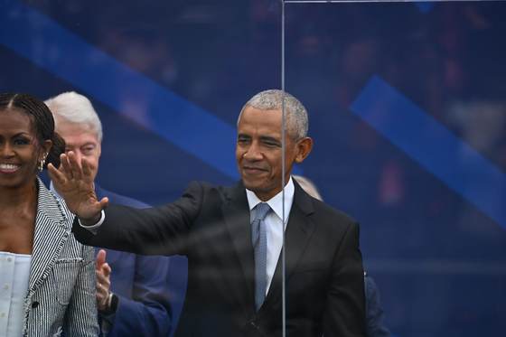 Barack Obama apela a un EE.UU. "sin reyes" en la inauguración de su biblioteca en Chicago
