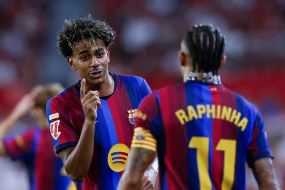 Raphinha entra en el territorio de Messi y Cristiano