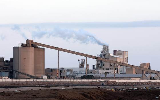 Más de 60 alumnos intoxicados por gases tóxicos que emite un complejo químico en Túnez