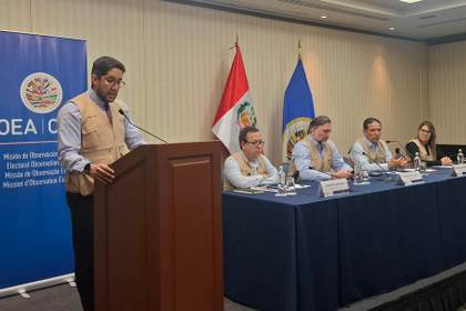 Observadores internacionales respaldan comicios en Perú, a pesar de problemas logísticos