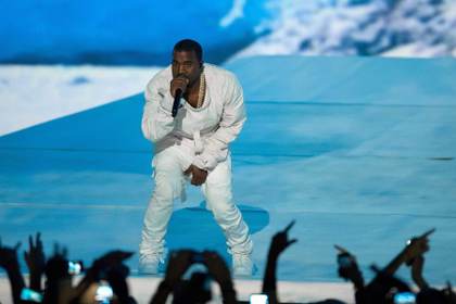 París estudia todas las vías para prohibir el único concierto de Kanye West en Francia