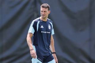 El encuentro número cien de Scaloni con la selección argentina, a la vista