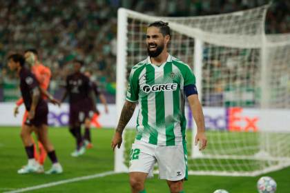 Isco califica como noche "increíble" tras "21 años sin que la afición viva" la Champions