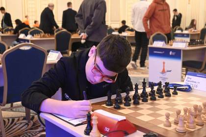 Oro se juega el título de Gran Maestro ante el ruso Grevnev