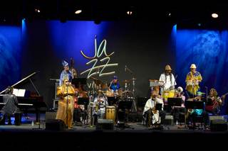 El sol egipcio deslumbra en un 'faraónico' concierto en el Jazz de Vitoria