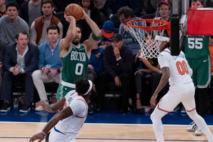 112-106. Los Knicks avisan a los Celtics y mantienen viva la lucha por el segundo del Este