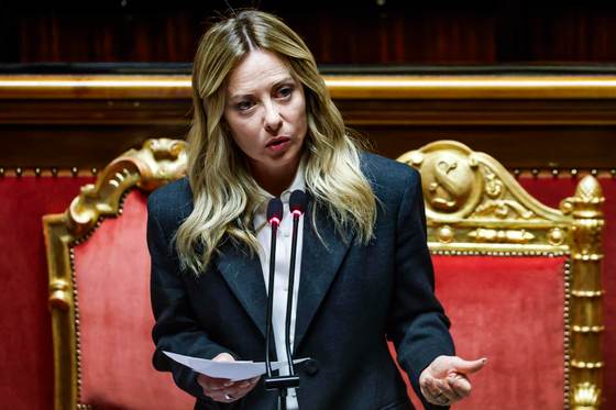 Meloni felicita a Magyar por su "clara" victoria en Hungría y agradece a su "amigo" Orbán