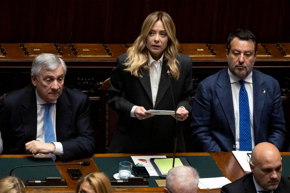 Meloni reclama eliminar las "restricciones" a la circulación en el estrecho de Ormuz