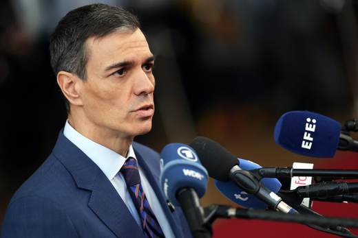 Sánchez se muestra partidario de mantener la misión de paz en el Líbano