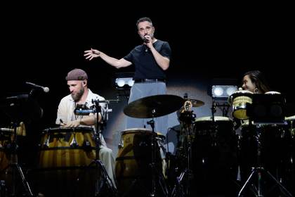 Jorge Drexler presenta 'Taracá' en Buenos Aires con una fiesta del candombe