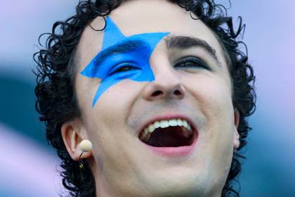 Una festiva alfombra turquesa da el pistoletazo de salida al polémico Eurovisión 2026