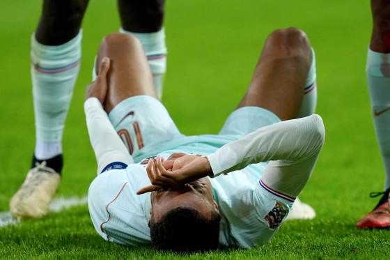 Mbappe sufre "una lesión tendinosa" y está descartado para el resto de la concentración