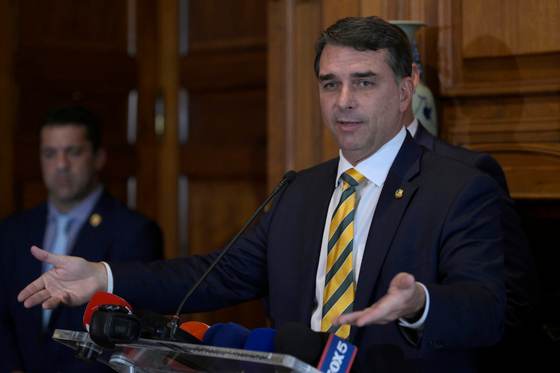Flávio Bolsonaro reivindica con Rubio su entendimiento en las relaciones internacionales