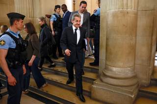 Sarkozy, tres interminables días para defender su inocencia