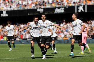 El campeón del mundo con Argentina Guido Rodríguez, "muy contento" por volver al Valencia