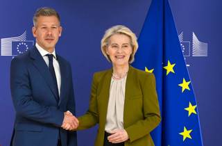 Von der Leyen y Magyar se reúnen en Bruselas con vistas a trabajar "estrechamente juntos"