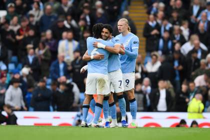 3-0. El City alarga la Premier una jornada más