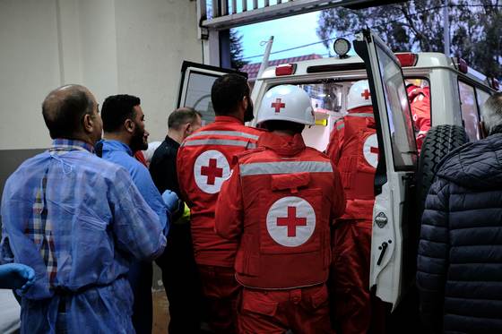 En el sur del Líbano, los rescatistas salvan vidas en localidades casi fantasma
