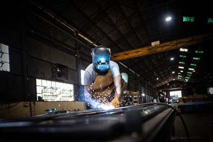 La actividad industrial de Argentina se desploma el 4 % en febrero de 2026