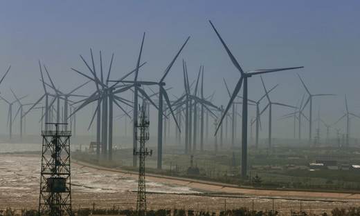 La crisis en Ormuz podría acelerar la transición energética en China, según expertos