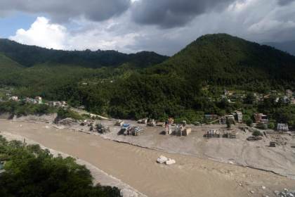Localizado uno de los tres españoles desaparecidos tras las riadas en Nepal