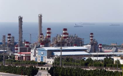 Irán asegura que la situación está bajo control tras ataques a petroquímicas