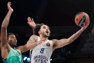 Shane Larkin abandona el Anadolu Efes tras ocho temporadas