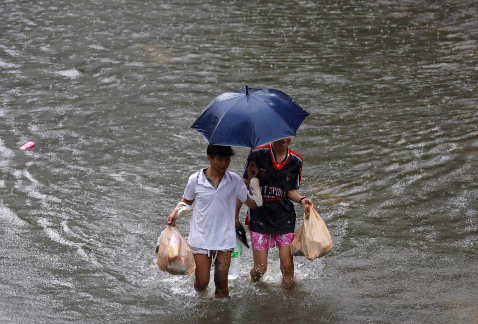 Bangkok sigue en alerta tras acumular 30 millones de metros cúbicos de lluvia